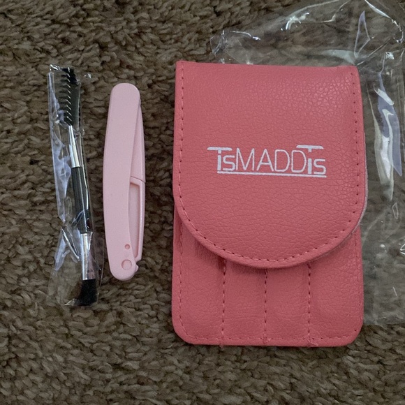 Beauty | NWT 7-Piece Eyebrow Tweezer Set - Picture 4 of 5